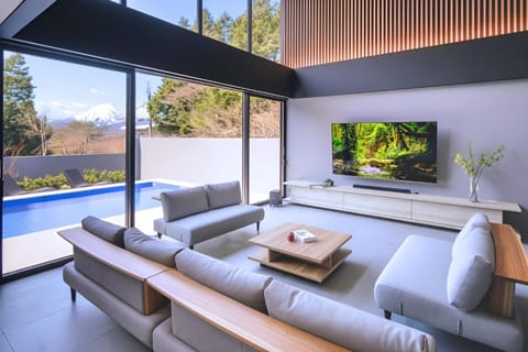 Living room, Mountain view