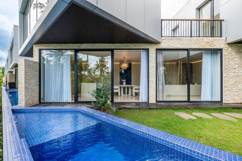 Property building, Pool view, Swimming pool
