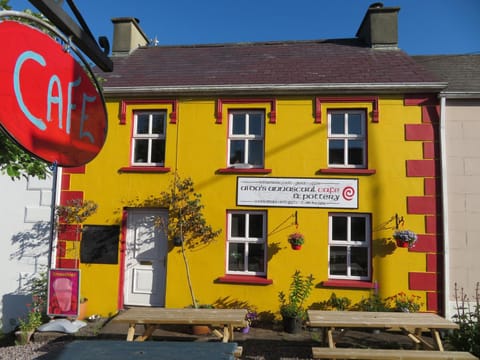 Property building, Restaurant/places to eat, Street view