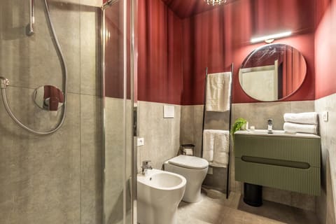 Shower, Toilet, Bathroom, bidet, towels