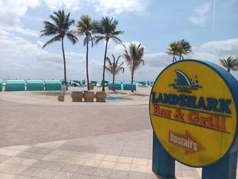 The Hollywood Beach Experience House in Hollywood