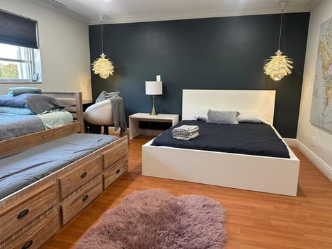 The Hollywood Beach Experience House in Hollywood