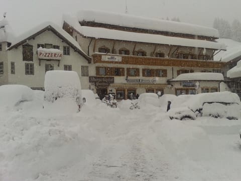 Facade/entrance, Winter