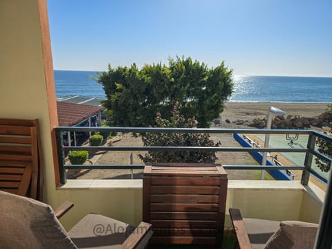 Balcony/Terrace, Balcony/Terrace, Living room, Beach, Sea view