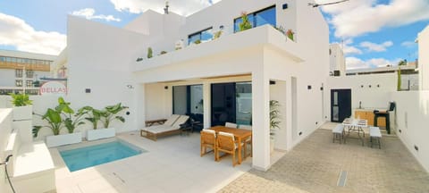 Property building, BBQ facilities, Garden, Solarium, Dining area, Swimming pool