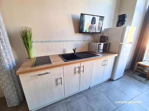 Coffee/tea facilities, Kitchen or kitchenette