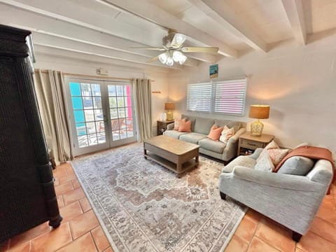 Barefoot Beach Bungalow-Ground Level-3BR House in Saint George Island