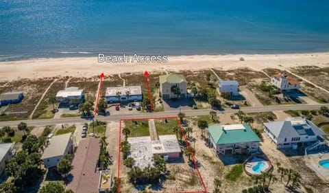 Barefoot Beach Bungalow-Ground Level-3BR House in Saint George Island