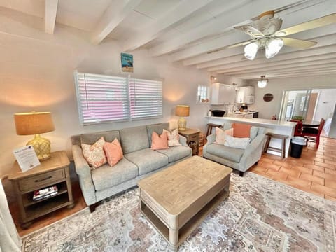 Barefoot Beach Bungalow-Ground Level-3BR House in Saint George Island