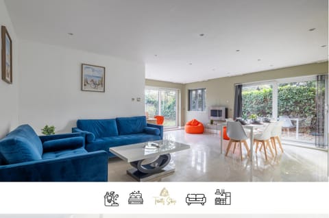 TV and multimedia, Living room, Seating area