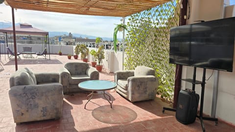 Communal lounge/ TV room, Day, TV and multimedia, Balcony/Terrace