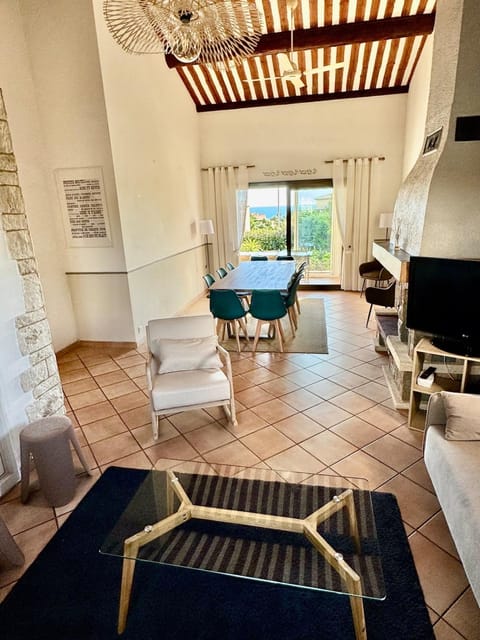 TV and multimedia, Living room, fireplace, fireplace