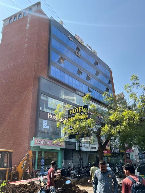 Property building, City view, Street view, Location