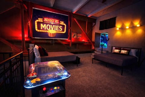 Mario Room Waterfront Downtown View Cedar Point! House in Sandusky