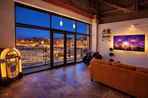 Mario Room Waterfront Downtown View Cedar Point! House in Sandusky