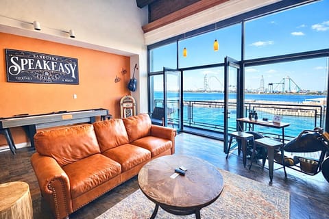 Mario Room Waterfront Downtown View Cedar Point! House in Sandusky