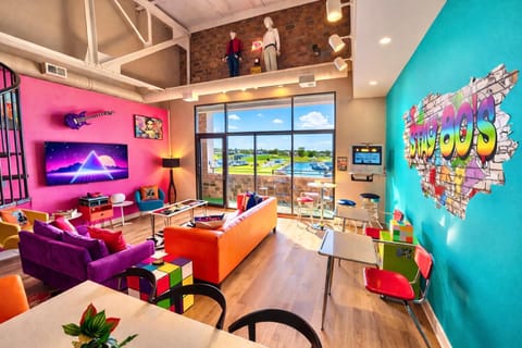 Radical 80's Getaway! A Blast From The Past! House in Sandusky