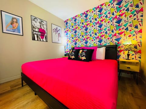 Radical 80's Getaway! A Blast From The Past! House in Sandusky