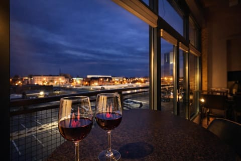 Downtown Sleeps 8 By Cedar Point & Sports Force! House in Sandusky