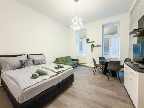 TV and multimedia, Living room, Dining area, Bedroom