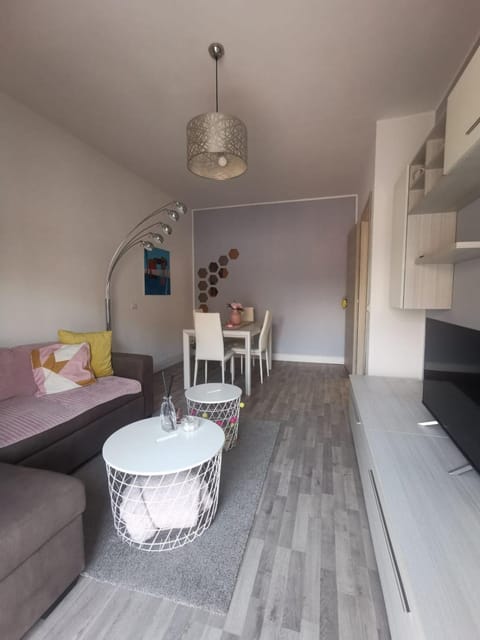Living room, Photo of the whole room, Seating area