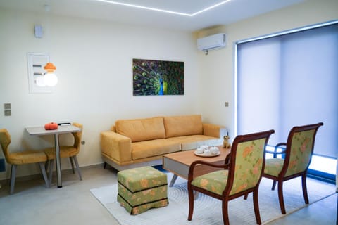 Living room, Seating area, Dining area, air conditioner