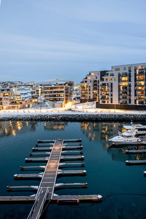 Arctic Premium Horizon l Sea View l Balcony Apartment in Tromso