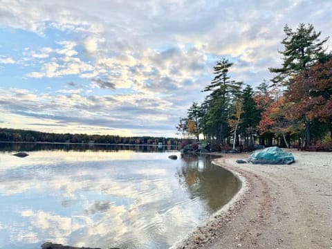 Suissevale Lake Retreat - Hot Tub, Beach and Games House in Colorado