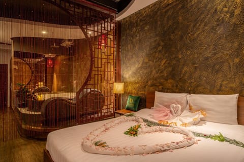 Bed, Bedroom, Bath, air conditioner