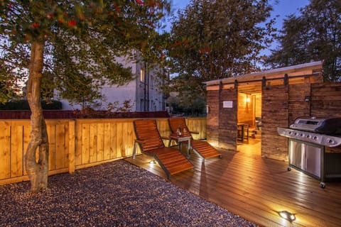 BBQ facilities, Garden, Garden, Hot Tub, Balcony/Terrace