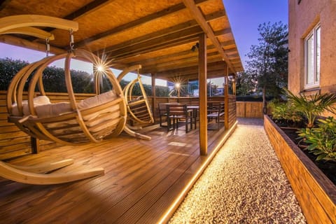 Garden, Balcony/Terrace