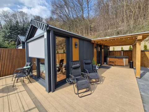 Property building, Patio, Spring, Day, sunbed