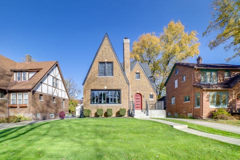 Near Casinos and Lake Michigan Beaches Hammond Apt Apartment in Hammond