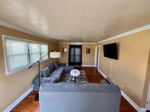 Cozy house for small or big group in Bridgeport WV House in Bridgeport