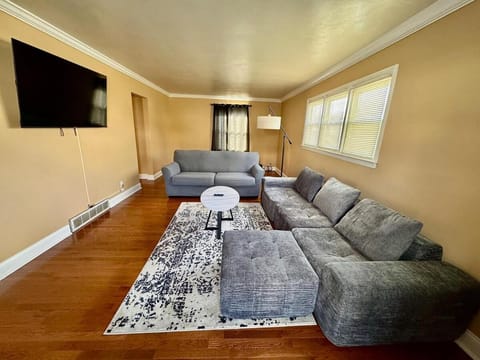 Cozy house for small or big group in Bridgeport WV House in Bridgeport