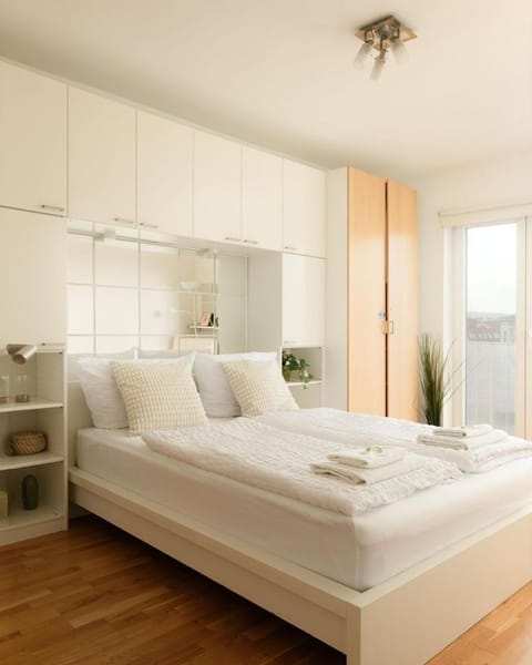 Bed, Bedroom, towels, wardrobe