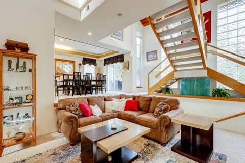 Walk to Trails! Small-Town Hideaway in Cambria House in Cambria