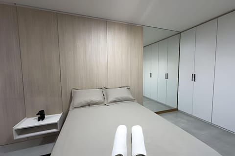 Bed, Seasons