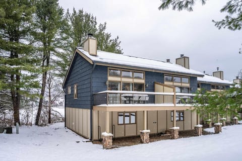 Updated 3BR Townhome Across From Holiday Valley House in Ellicottville