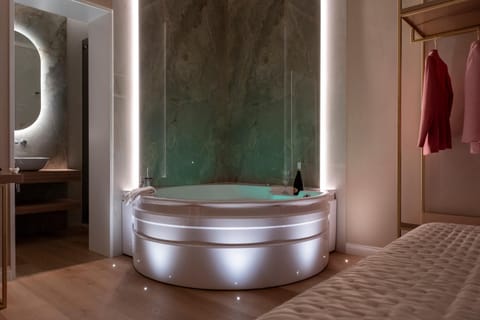 Bathroom, Photo of the whole room