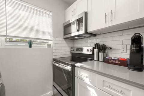 Coffee/tea facilities, Kitchen or kitchenette