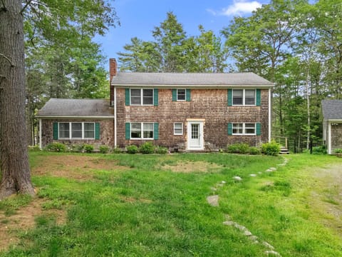 Property building, Spring, Day, Garden