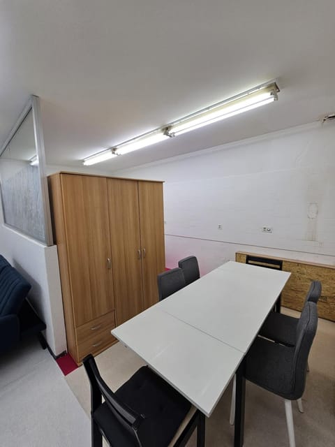 Private 3-Zimmer Apartment -Private WC, Dusche, Küche- Apartment in Chur