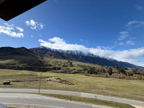 Nearby landmark, Spring, Day, Neighbourhood, Natural landscape, Mountain view