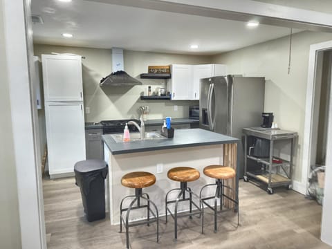 Kitchen or kitchenette, Dining area, dishwasher, oven, stove, toaster, Internal: Not applicable to any particular room