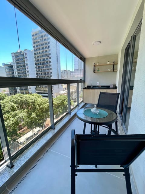Apartamento Inteiro Novo Praia, 2 Varandas, Piscina e Vista Parcial MAC Apartment in Niterói