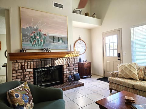 Living room, Seating area, fireplace