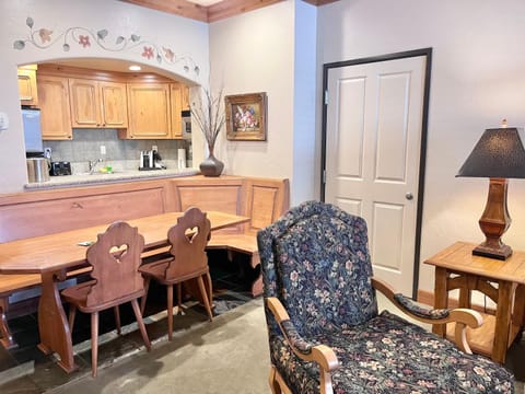 Swiss Zermatt King Suite with Pool Near Park City Ski Resorts - 2049 Apartment in Midway