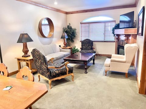 Swiss Zermatt King Suite with Pool Near Park City Ski Resorts - 2049 Apartment in Midway