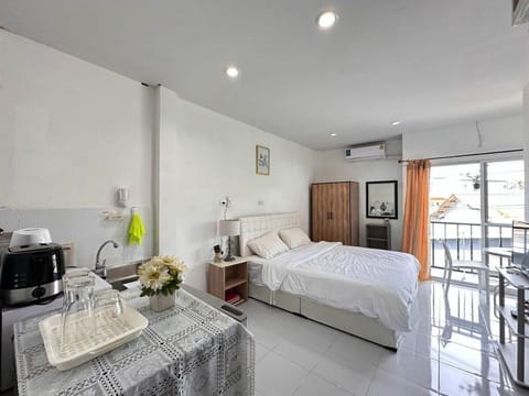 TV and multimedia, Living room, Photo of the whole room, Dining area, Bedroom